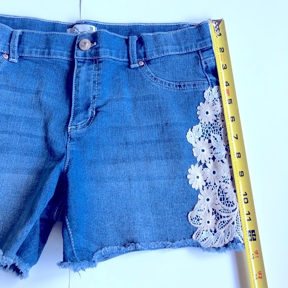 JORDACHE Jean Shorts Lace Detail Blue Sz 18 Girl’s - Picture 8 of 15